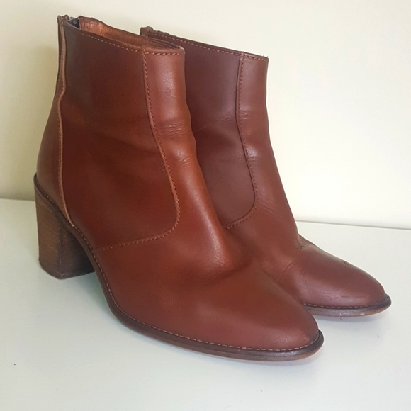 Madewell Shoes - Madewell Chelsea boots SZ 7